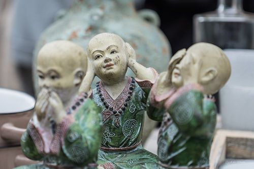 entends, vois et ne dis pas le mal