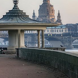 Pavillon japonais et église Notre-Dame de Dresde sur Ullrich Gnoth