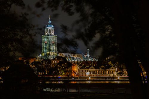 Lebuïnus church by night