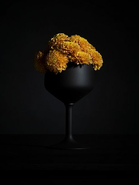 Black beauty with Carnations - Yellow (II) by Mariska Vereijken