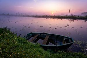 Boot bei Sonnenaufgang