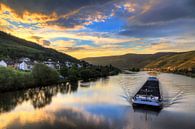 Zonsondergang in Zell an der Mosel in de zomer van Dennis van de Water thumbnail