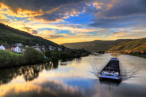 Zonsondergang in Zell an der Mosel in de zomer