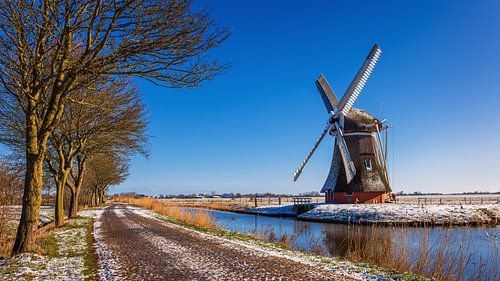 De Krimstermolen in Zuidwolde op een winterse dag