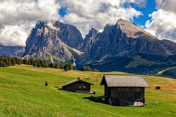 Maison en bois dans les montagnes sur Tilo Grellmann