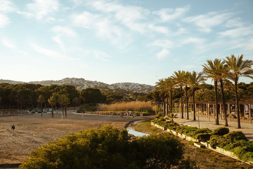 Boulevard van Moraira - Spanje van Tessa Hoogenboezem