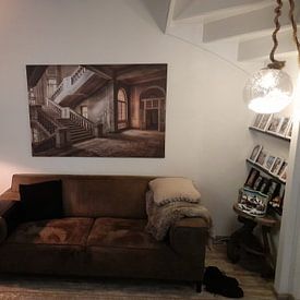 Photo de nos clients: Escalier gris dans un hôpital abandonné par Kelly van den Brande, sur toile