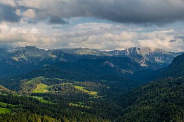 Wunderschönes Alpenpanorama in Vorarlberg von Oliver Hlavaty