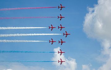 Red Arrows flying the Dutch flag von Lennard Deij