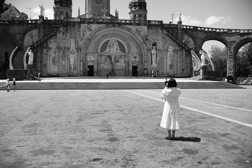 Lourdes devotion during covid by Rob van Dam
