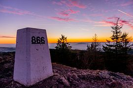 Korte wandeling bij zonsondergang naar de Ruppberg bij Zella-Mehlis - Thüringen - Duitsland van Oliver Hlavaty