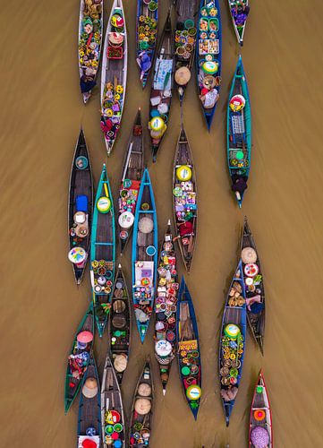 Ochtendhandel op het Water – Drijvende Markt in Indonesië