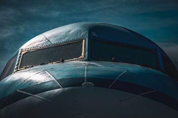 Front view of Fokker 100 cockpit by Bas Potman