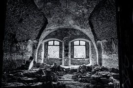 urbex of room in Fort Chatreuse by picsbyronenvief