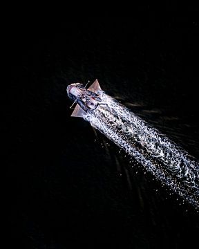Garnalenkotter auf dem Wattenmeer aus der Luft von Ewold Kooistra