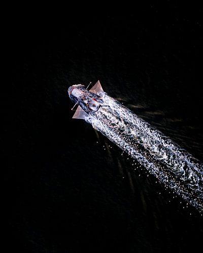Cutter à crevettes sur la mer des Wadden, vue aérienne