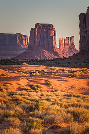 Sonnenaufgang im Monument Valley von Henk Meijer Photography