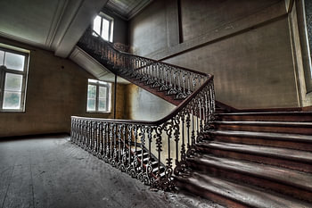 Urbex-Treppe in einem Kloster