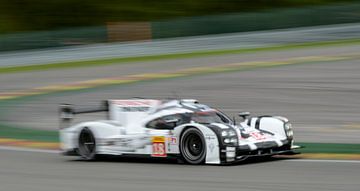 Porsche 919 Hybrid sports-prototype race car