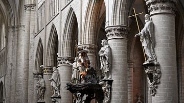 Stone Silence in the Cathedral