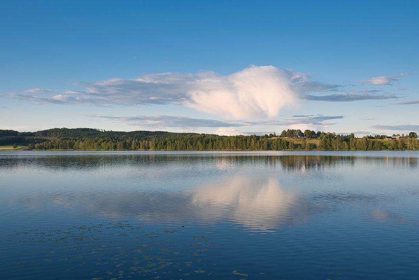Twilight view over Aplungen lake by Frank's Awesome Travels