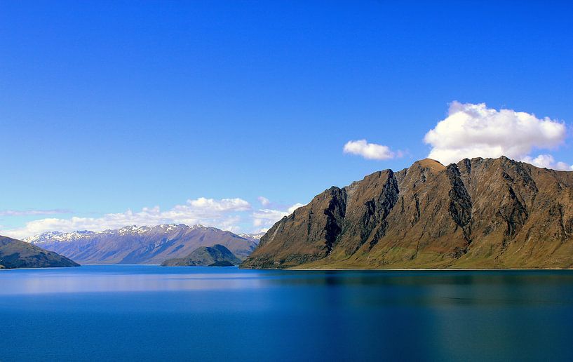 Mountain lake van Chris Rijnbeek