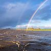 Regenbogen über dem Hochwasser des Reitdiep in Groningen von Evert Jan Luchies