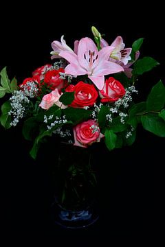 Bouquet with lilies by Thomas Jäger