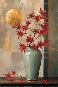 Stillleben „Japanischer Herbst“: Zweige mit roten Ahornblättern in einer Vase mit goldenen Akzenten