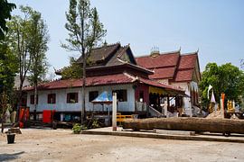 Wat Chom Chan, ein friedlicher Tempel mit goldenen Details von Frank Photos
