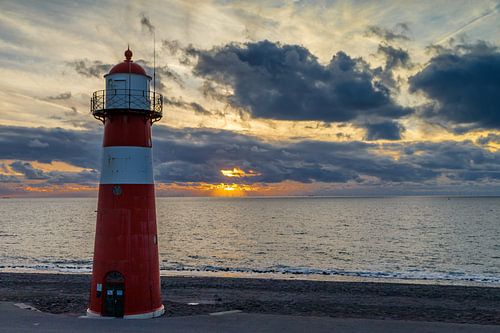 Phare de Noorderhoofd près de West Kapelle Zeeland