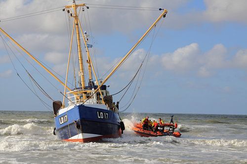 Ameland/Bootje op het strand
