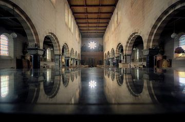 Urbex - Kirche des Raben von Angelique Brunas