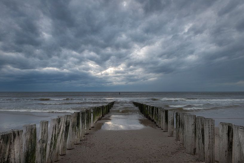 Beach posts by Gerben van Buiten