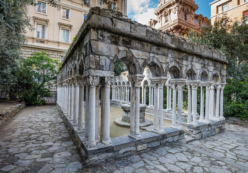 Ruine van St Andrew / Andreas klooster in centrum van Genua, Italie van Joost Adriaanse