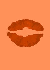 Des lèvres orange flamboyantes sur Lori Ann Folz