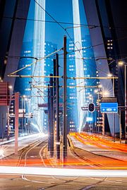 Erasmusbrücke mit Lichtspuren von Hanno de Vries