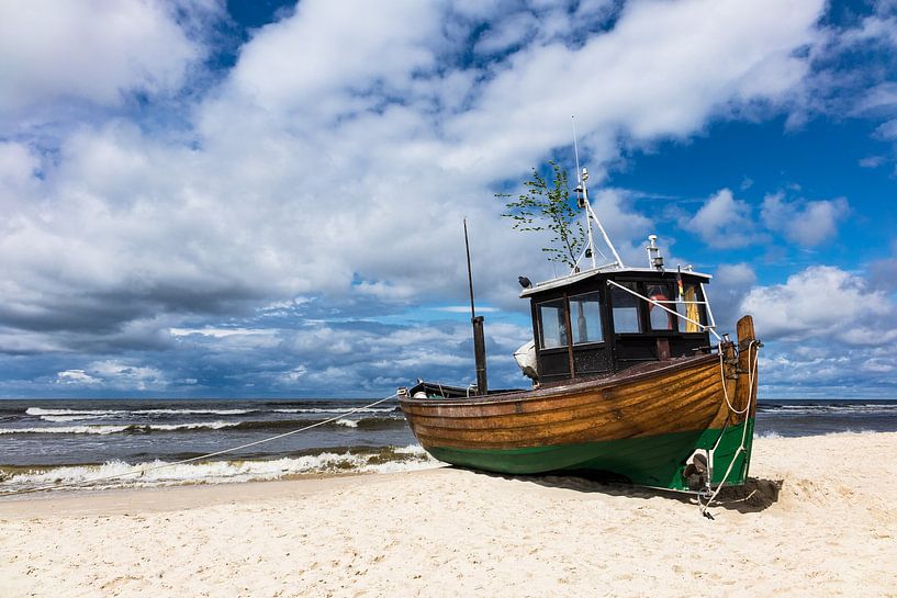 Fischerboot in Ahlbeck auf der Insel Usedom von Rico Ködder