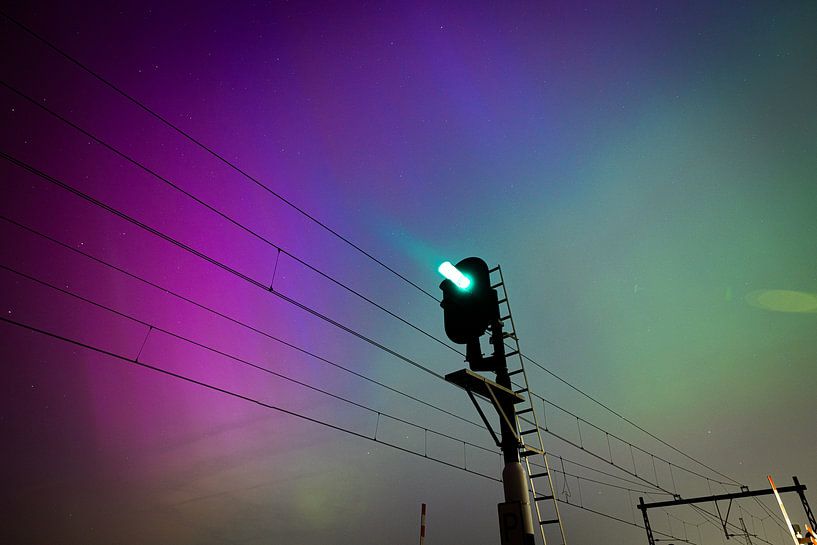 Northern lights over the railway near Zwolle by Stefan Verkerk fotografie