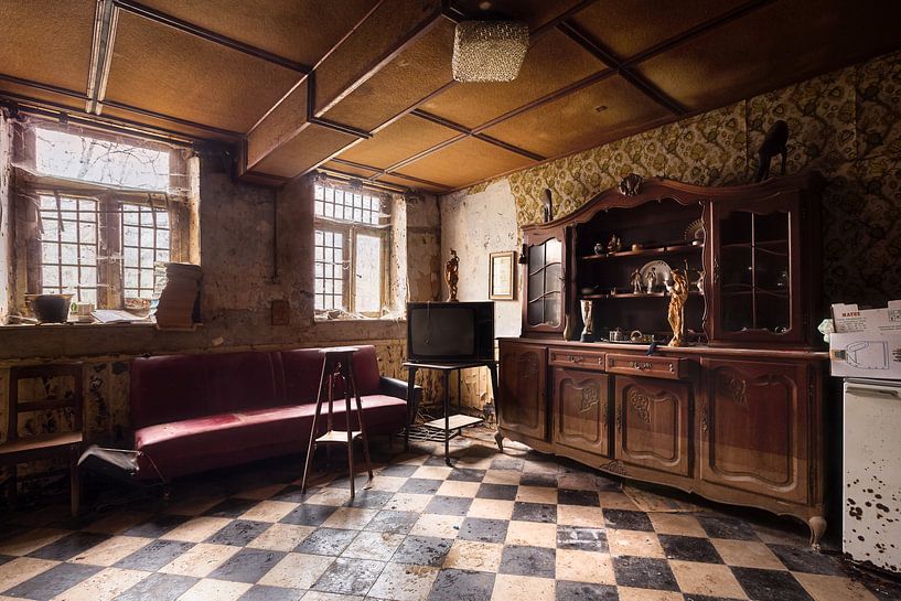 Woonkamer in een Verlaten Huis. van Roman Robroek - Foto's van Verlaten Gebouwen