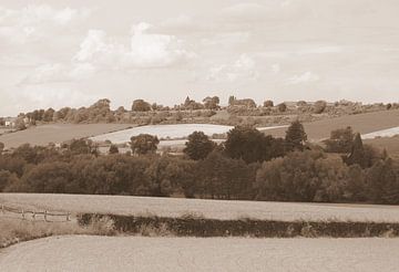 Limburgs landschap in sepia