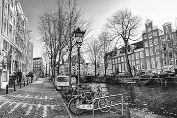 Innere Stadt von Amsterdam Niederlande Schwarz und Weiß