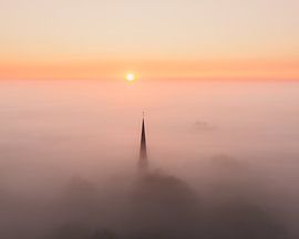 Belle matinée brumeuse à Alkmaar, Hollande du Nord sur Nick de Jonge - Skeyes