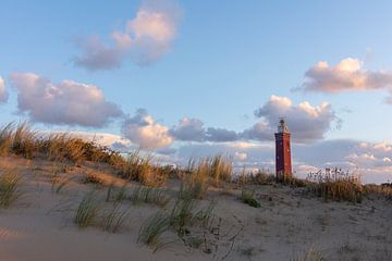 Lever de soleil sur le phare d'Ouddorp sur Charlene van Koesveld
