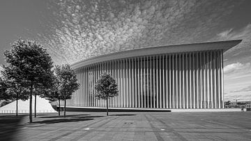 Philharmonie Luxemburg - Monochrome harmonie van Karsten Rahn