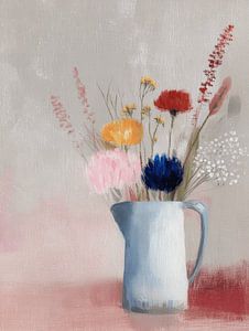 Verspieltes und farbenfrohes Stillleben mit Blumen
