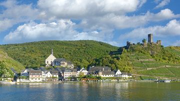 Wine village Beilstein on the Moselle by Peter Eckert