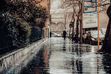 Une rue pluvieuse à Rome | Fine Art Travel Photography, Rome, Italie sur AIM52 Shop