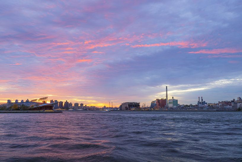 New York City - Hudson River (USA) by Marcel Kerdijk
