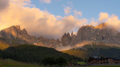Magische zonsondergang in de Alpen